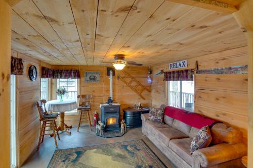 Cozy Catskills Home w/Pond on 2 Acres!