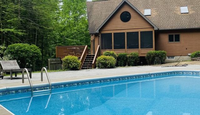 Cozy Cedar Chalet with Heated Pool