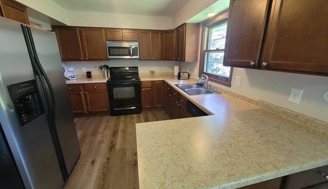 Cozy Cedarburg Country-Side House