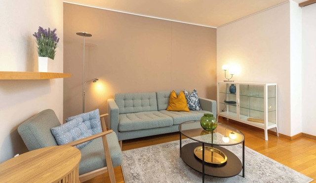 Cozy Central Duplex, Garden & Family Comfort