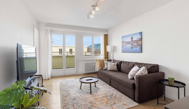 Cozy Central Lucerne Apartment with Balcony