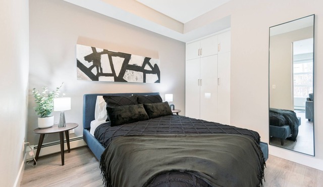 Cozy Central Modern Getaway | Mins to DT | Mins to Stampede