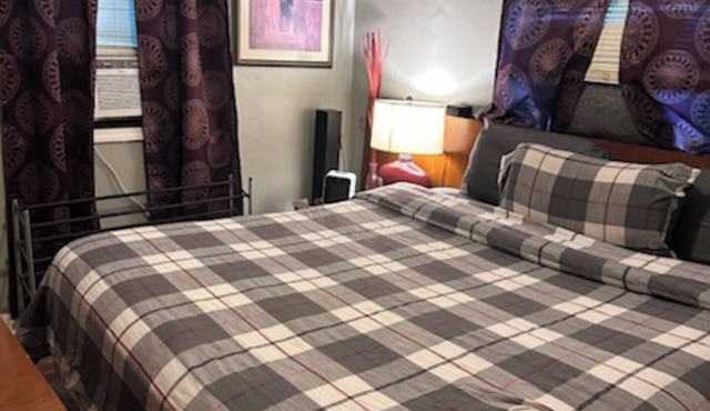 cozy centralized 2 bedroom in the heart of downtown atlanta