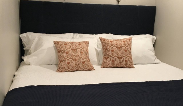 Cozy, Centrally Located Country Cottage