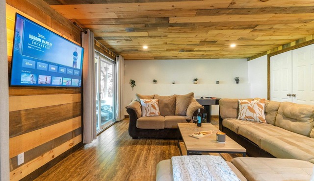 Cozy chalet with Pool and Spa