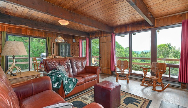 Cozy Chalet-all in Wood-fireplace-ski-tube Sliding-28 Acres