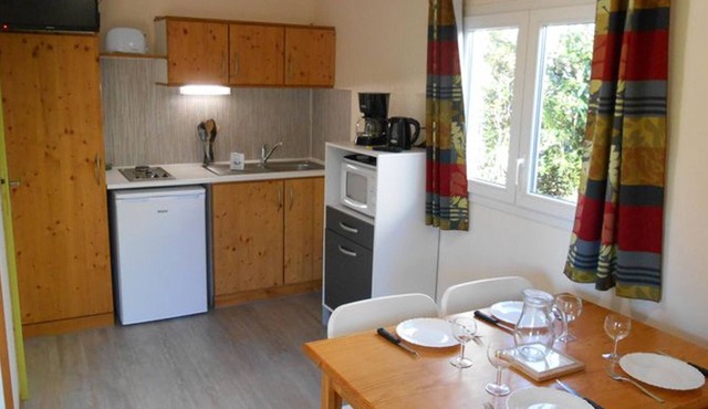 Cozy chalet for 2 with terrace in Gurmençon