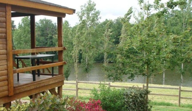 Cozy chalet for 5 people with terrace, pond view