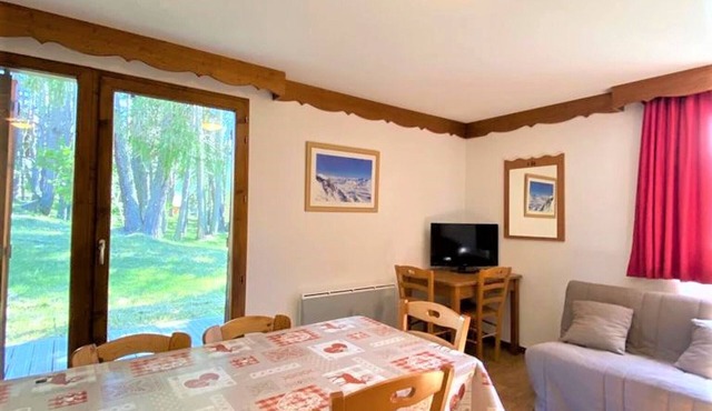 Cozy chalet for 8 with parking at La Joue du Loup