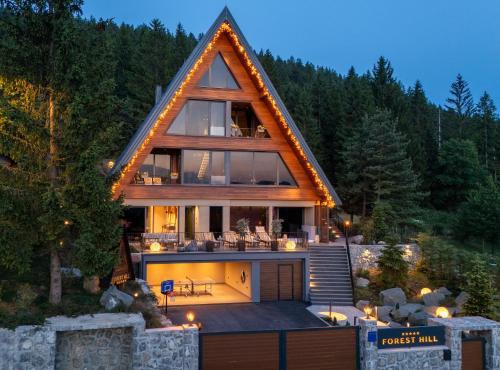 Cozy Chalet Forest Hill
