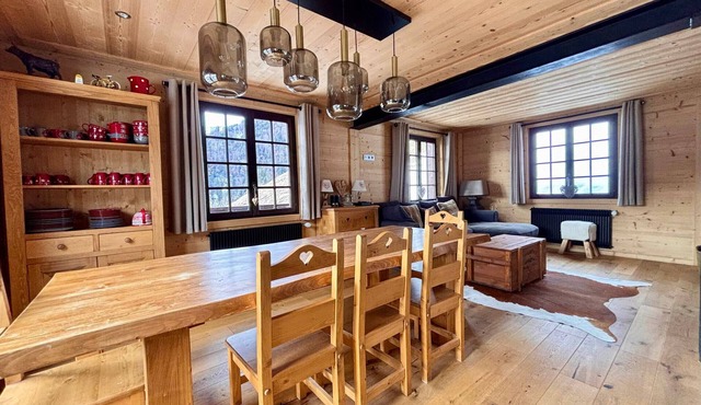 Cozy chalet in Flumet for 8-10 people with fireplace and WiFi