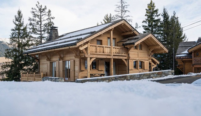 Cozy chalet in La Tania - 10 pers, parking, ski-in/ski-out