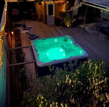 Cozy chalet Jacuzzi et piscine en Haute Provence