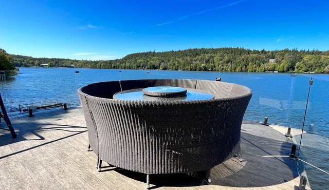 Cozy chalet. Lakeside. Spa.