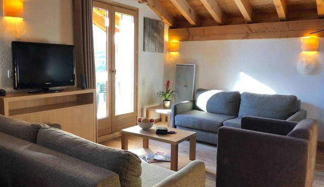 Cozy Chalet Near Slopes