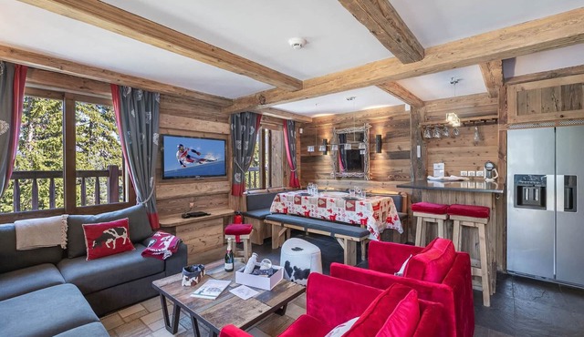 Cozy chalet near slopes with parking