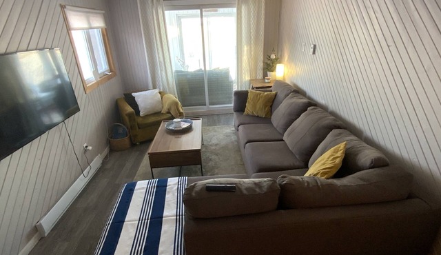 Cozy chalet on the lake, 9 km from Val d’Irene ski station.
