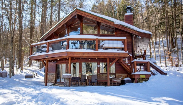 Cozy Chalet Perfect for Ski and Summer Fun