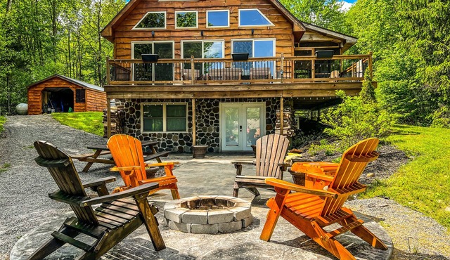 Cozy Chalet retreat on Lake Pennock