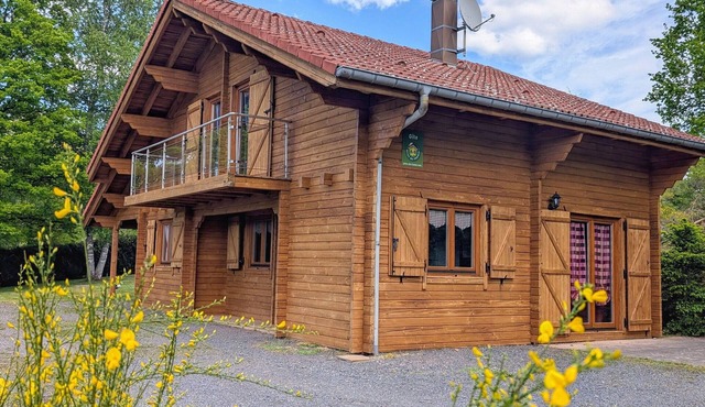 Cozy chalet with fireplace in Taintrux