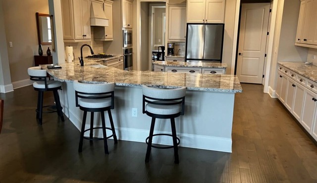 Cozy chalet with fitness room, WiFi in adorable ATL