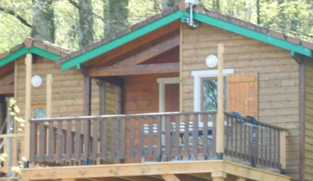 Cozy chalet with terrace for 5 people