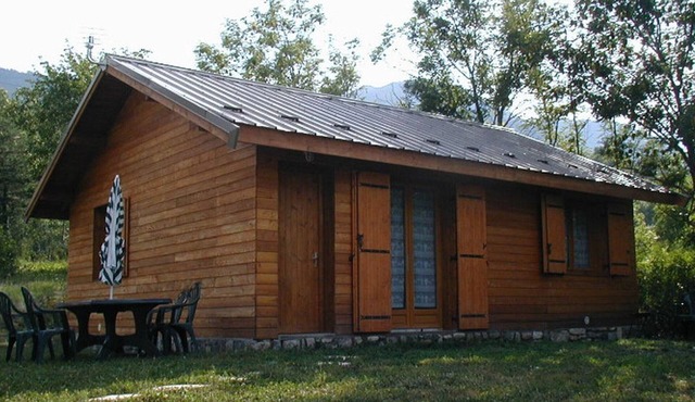 Cozy chalet with terrace in Guillestre