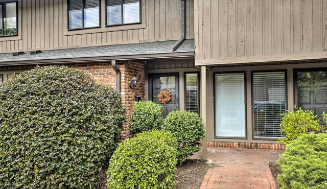 Cozy Chapel Hill Condo ~ 2 Mi to UNC & Dtwn!