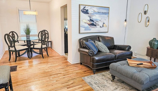 Cozy & Charming 3-bedroom cottage in Springfield - Great Location! Pet friendly!