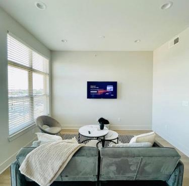 Cozy, Charming, and Chic Stay