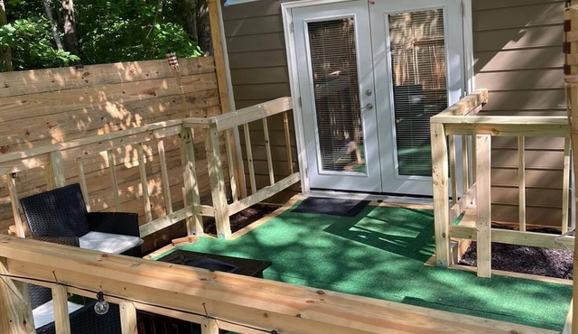 Cozy ,Charming and Comfy Tiny Home with Beautiful View in a Quiet Area