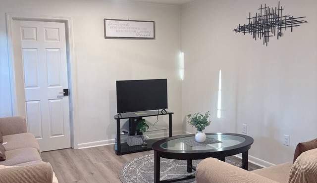 Cozy, Charming and very Convenient House