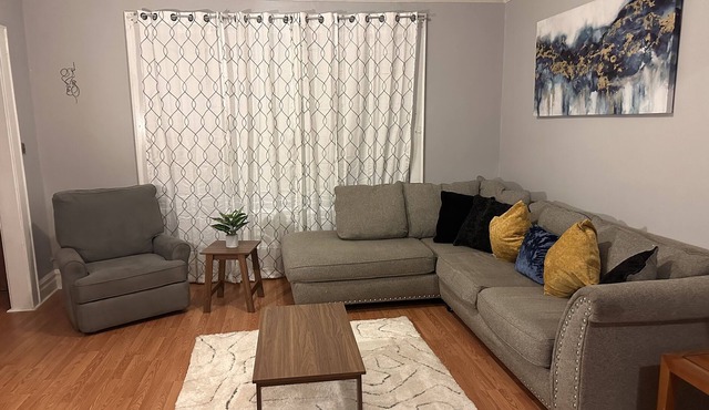 Cozy & Charming Home Near NYC & Newark