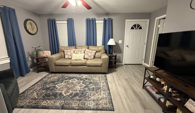 Cozy Charming house in Oswego NY, with WiFi and AC