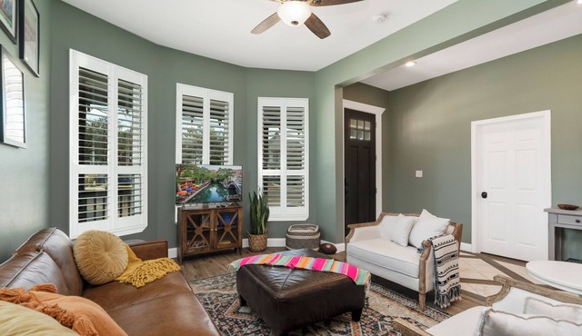 Cozy & Charming Two-Bedroom Home in Downtown San Antonio - Alta Vista