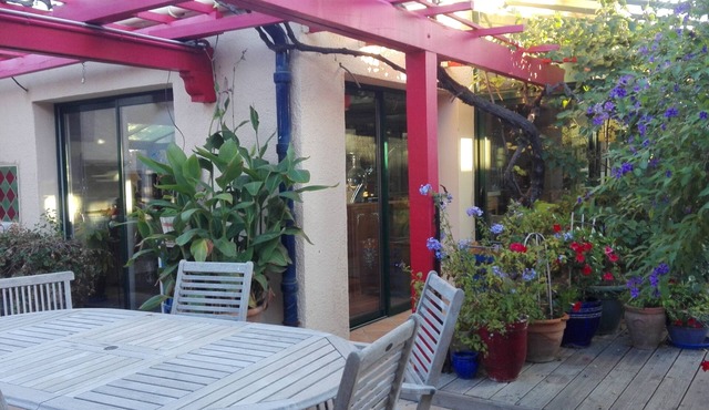 Cozy charming villa just steps from the beach