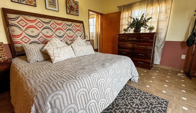 COZY-CHARMING-WELL LOCATED