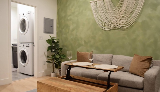 Cozy Cherry Creek Basement Suite with Private Entrance