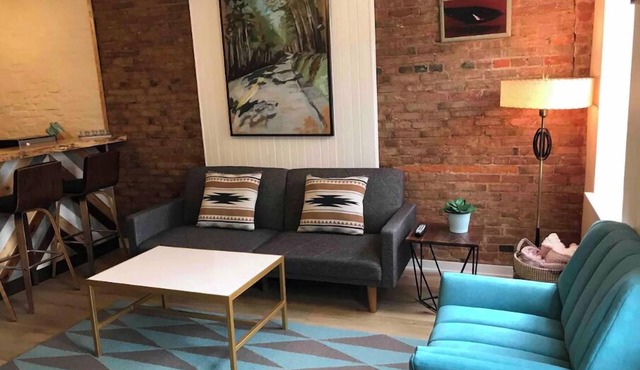 Cozy chic 1 bedroom apartment!