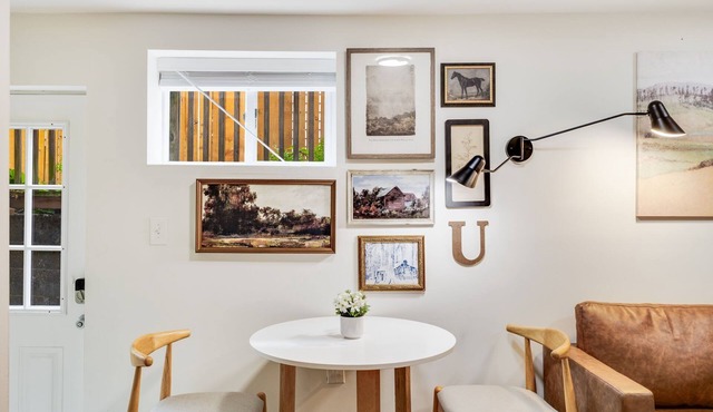 Cozy Chic 2BD/2BA U District Basement w/AC Walkable to UW, Light Rail Grocery