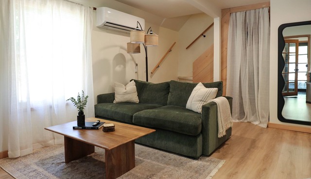 Cozy Chic Alpine Suite w/AC-9 min Walk to Lake Tahoe-New renovation Summer 2024