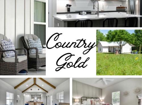 Cozy Chic Cabin with Fire Pit, BBQ and Countryside Views in Texas