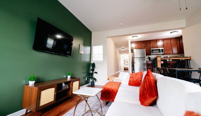 Cozy & Chic Getaway - In The Heart Of RVA 4BD 2.5BA Sleeps 9+