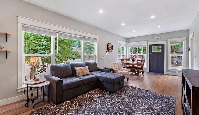 Cozy Chic Home in Downtown Loveland!