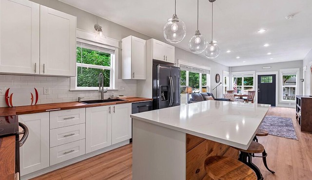 Cozy Chic Home in Downtown Loveland!