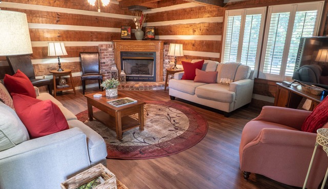 Cozy & Chic Rustic Retreat-Luxury Log Home ❤️ Near Downtown, Opry and Much More♫