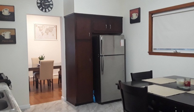 Cozy Chic Urban Enclave for your NYC/NJ group stay