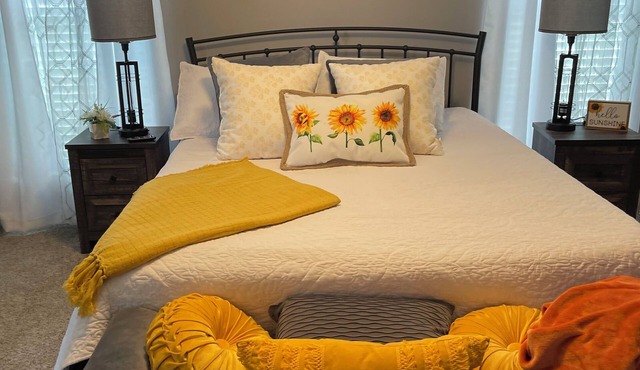 Cozy Cindy Jo - Minutes to Fort Campbell , Pet Friendly, ADA , Game Room