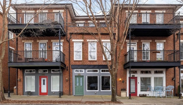 Cozy City Condo in Norton Commons