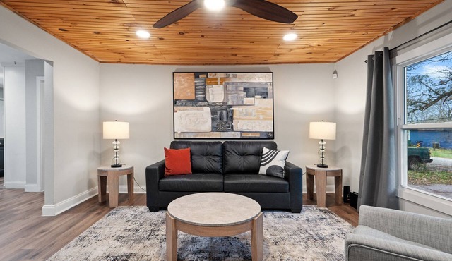 Cozy City Living Greenville - Easy Downtown Access